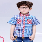 凯特密欧巧用格子元素 打造时尚英伦风