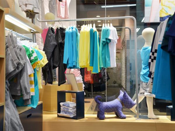 阿米狗童装店铺展示