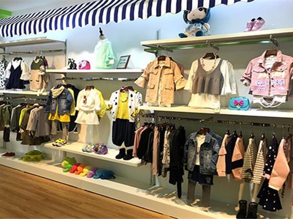 巴布兔童装店铺展示