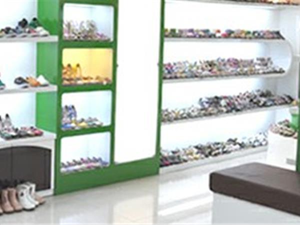 熊猫胖迪童装店铺展示