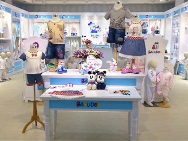 BABUDOG童装店铺展示