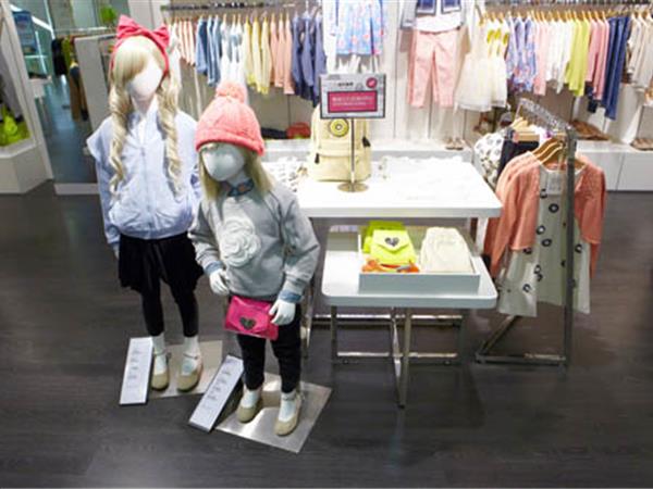 米喜迪童装店铺展示