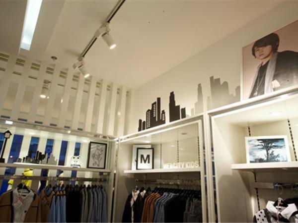 米喜迪童装店铺展示