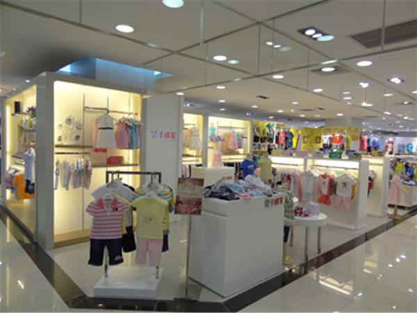 望子成龙童装店铺展示