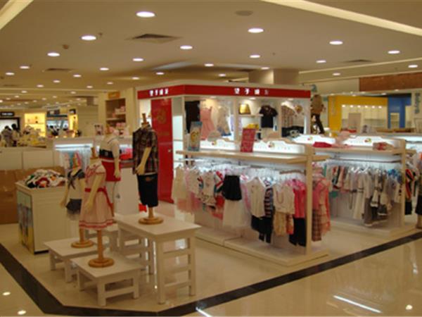 望子成龙童装店铺展示