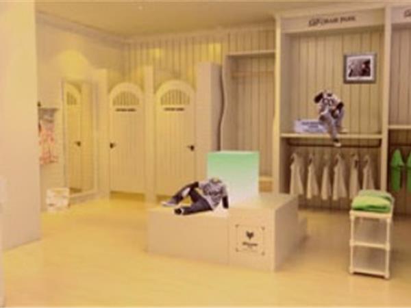 小竹人童装店铺展示