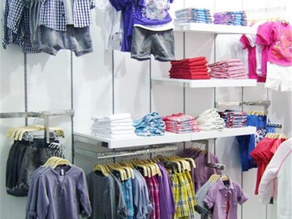 毛毛猪童装店铺展示