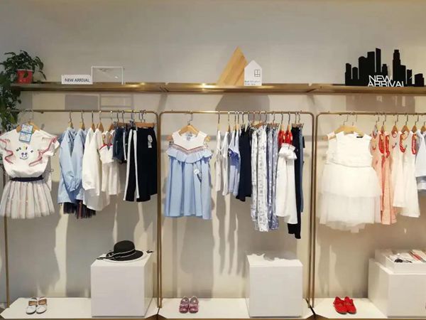 米喜迪童装店铺展示