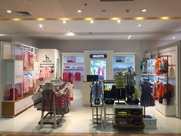 哈吉斯童装店铺展示
