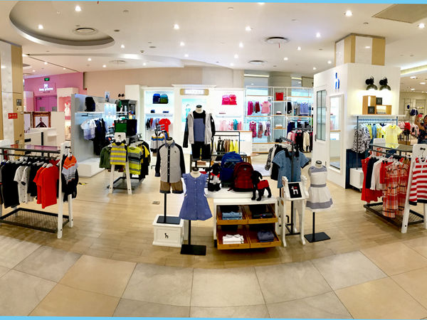 哈吉斯童装店铺展示