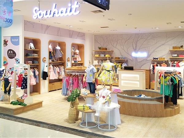 水孩儿童装店铺展示