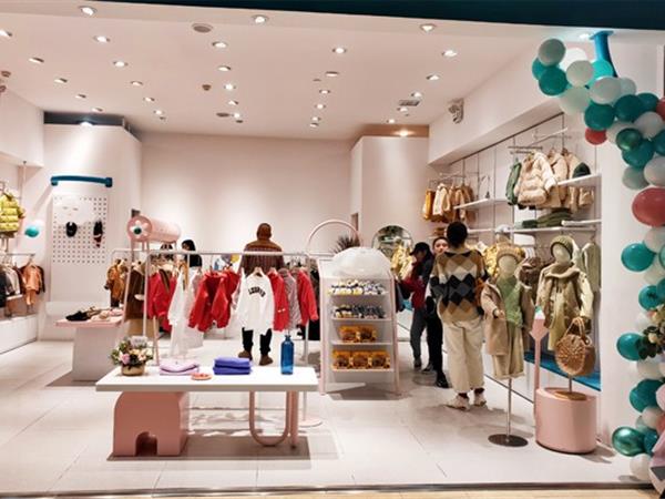 Branca童装店铺展示